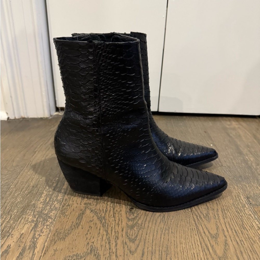 Matisse Caty Ankle Boot Size 10